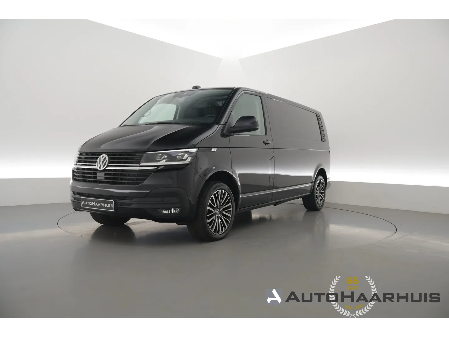 Volkswagen Transporter (2023) — foto 1