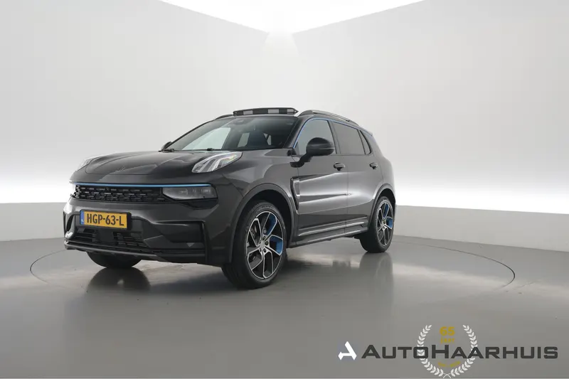 Lynk & Co 01 (2025)