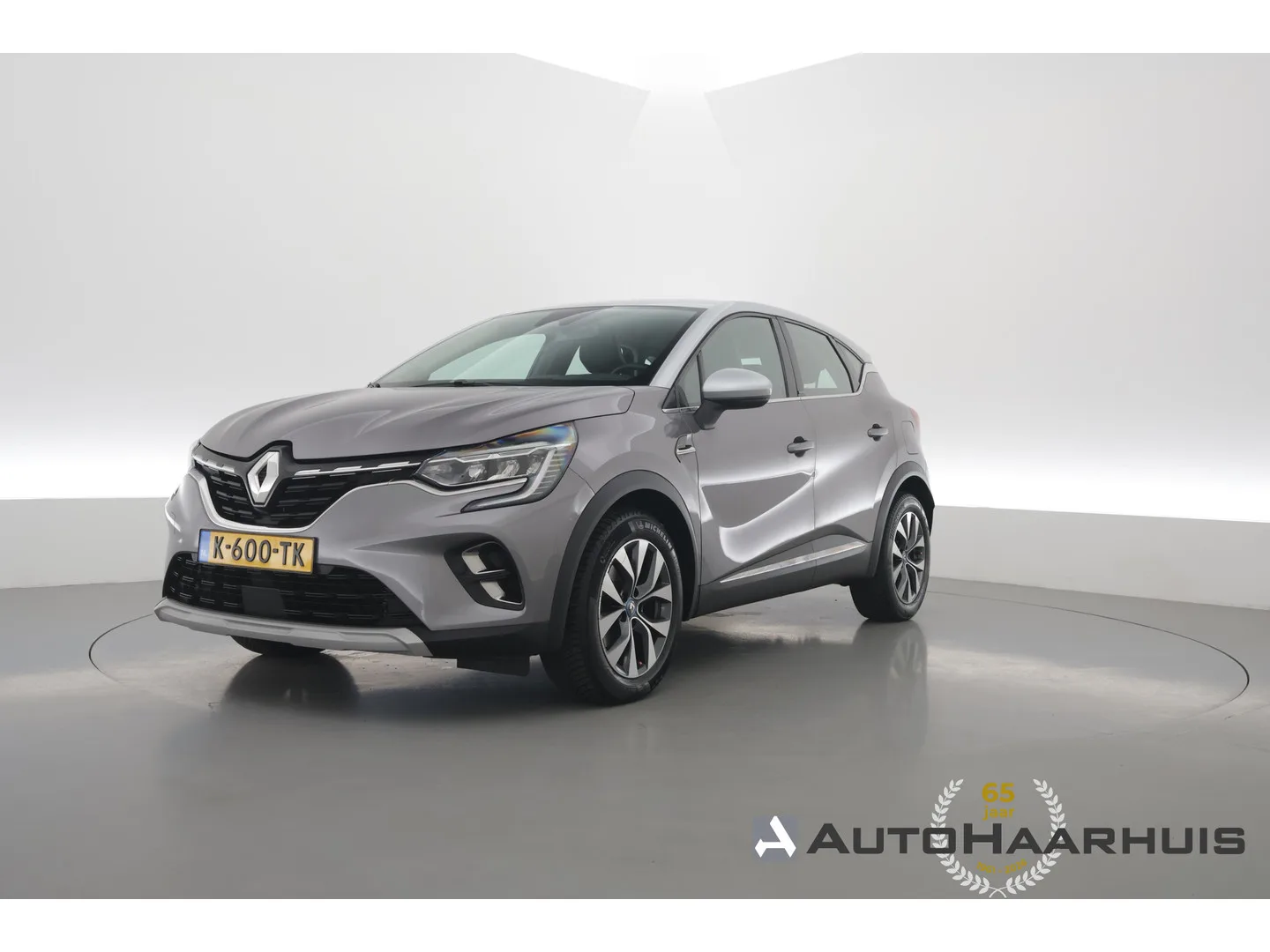 Renault Captur (2020) — foto 1