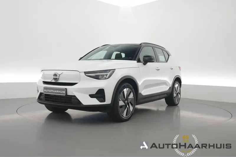 Volvo XC40 (2023)