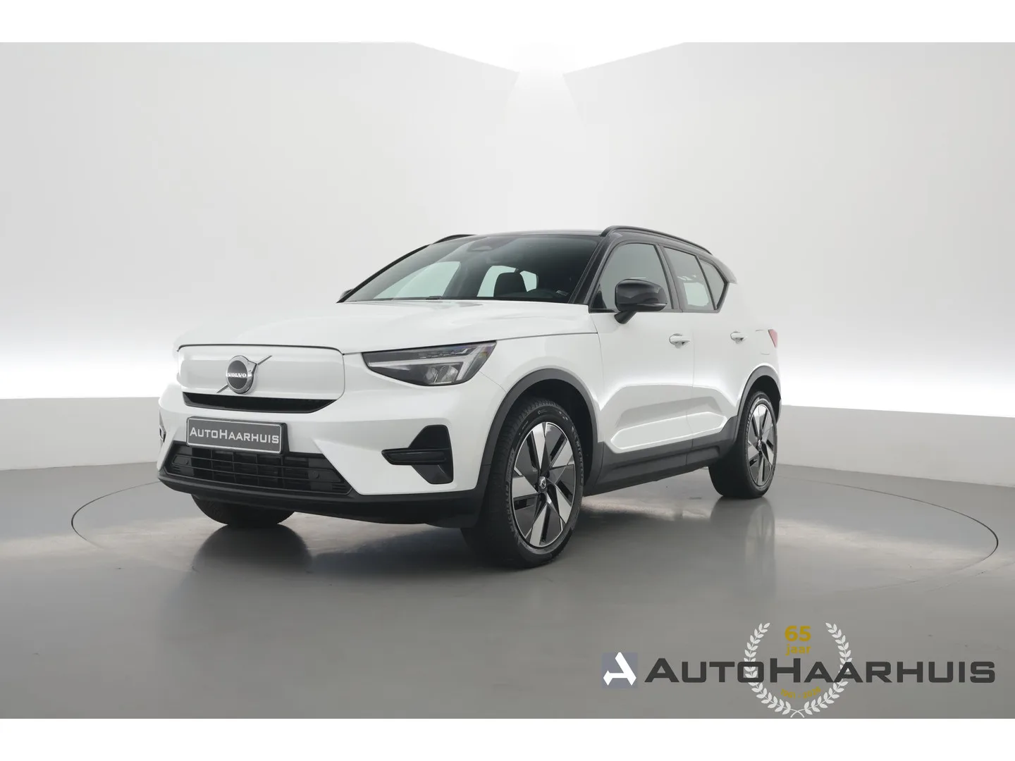 Volvo XC40 (2023) — foto 1