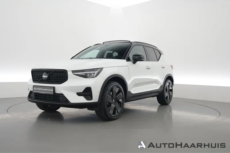 Volvo XC40 (2025)
