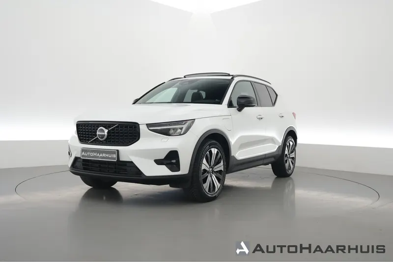 Volvo XC40 (2022)