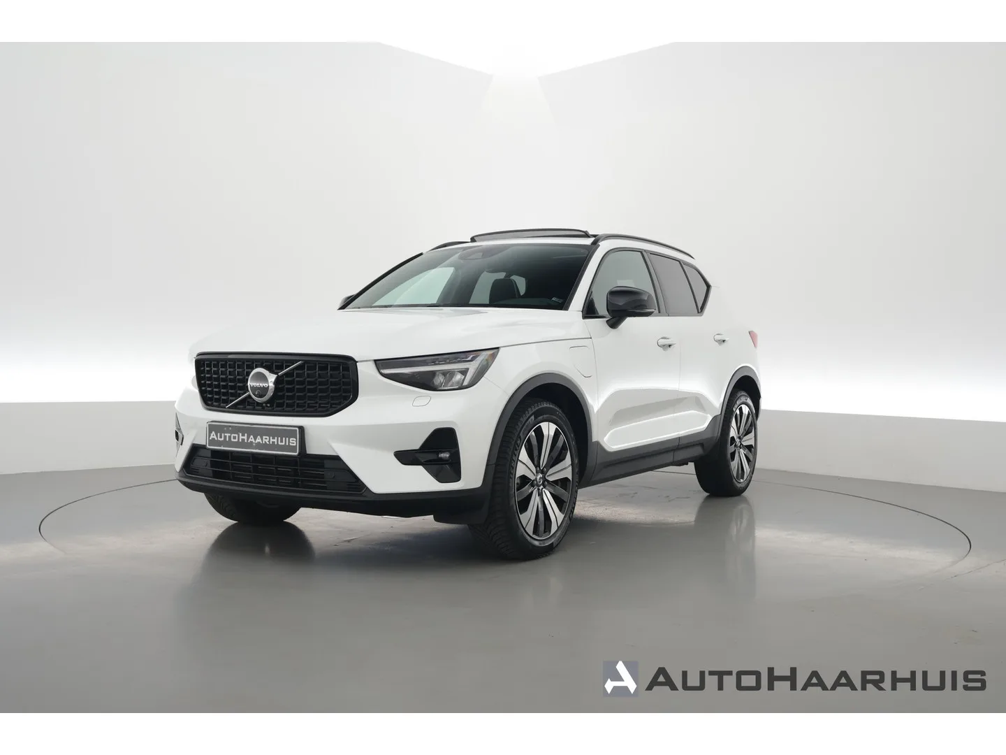 Volvo XC40 (2022) — foto 1