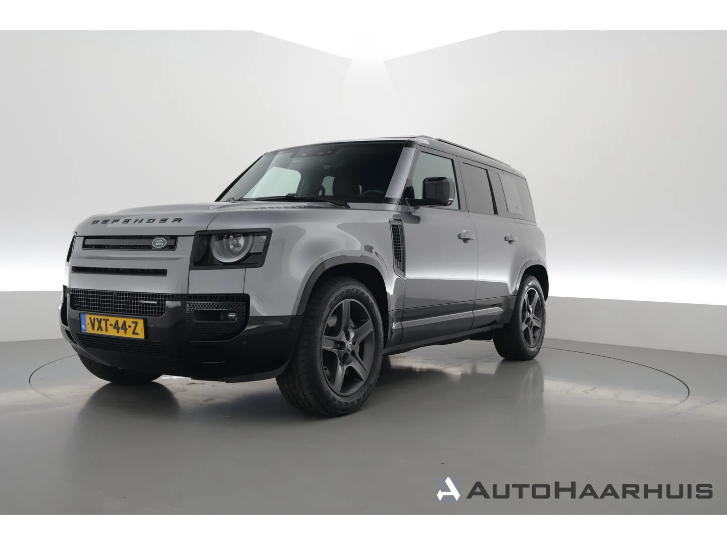 Land Rover Defender (2023) — foto 1