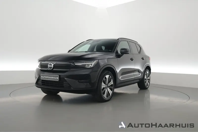 Volvo XC40 (2023)