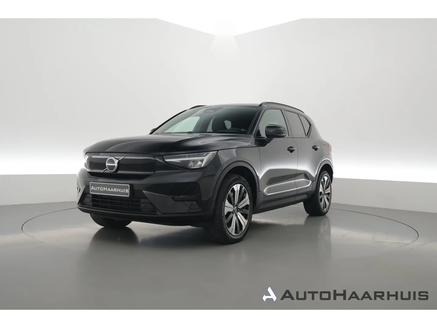 Volvo XC40 (2023) — foto 1