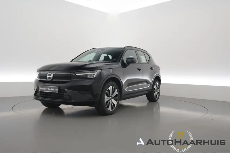 Volvo XC40 (2023)
