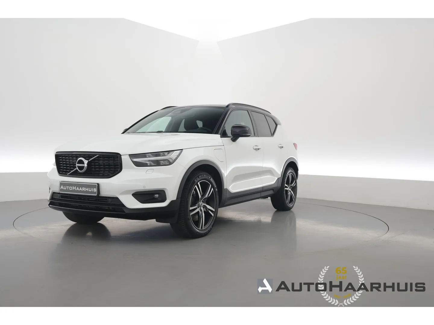 Volvo XC40 (2021) — foto 1