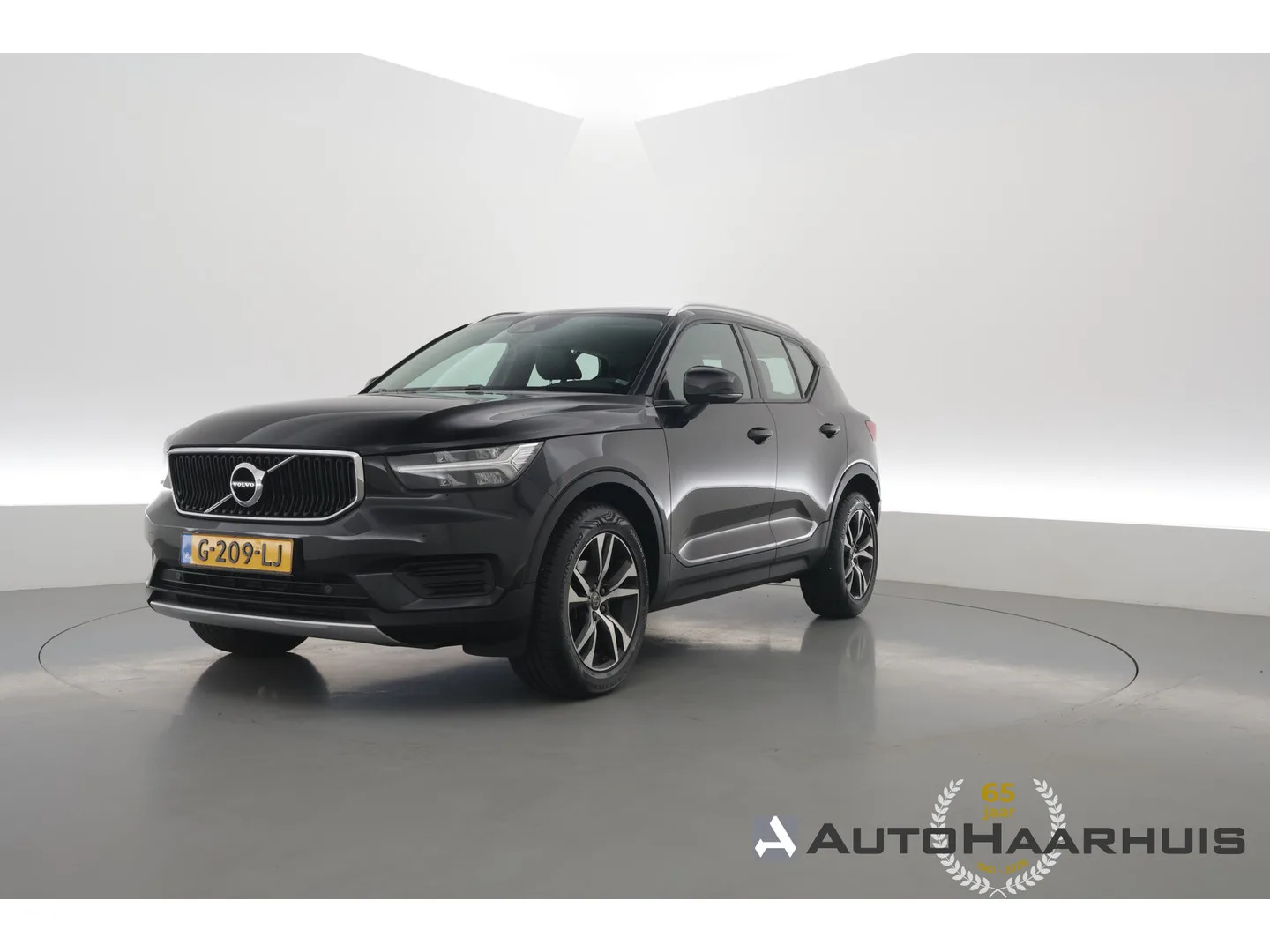 Volvo XC40 (2019) — foto 1
