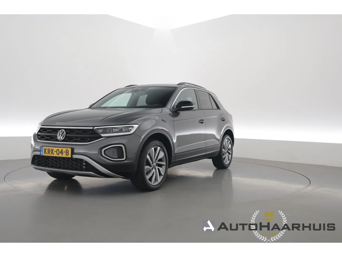 Volkswagen T-Roc (2025) — foto 1