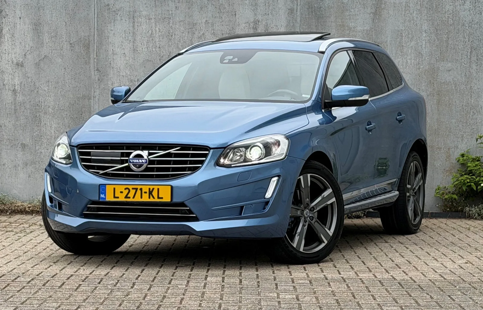 Volvo XC60 (2017) — foto 1