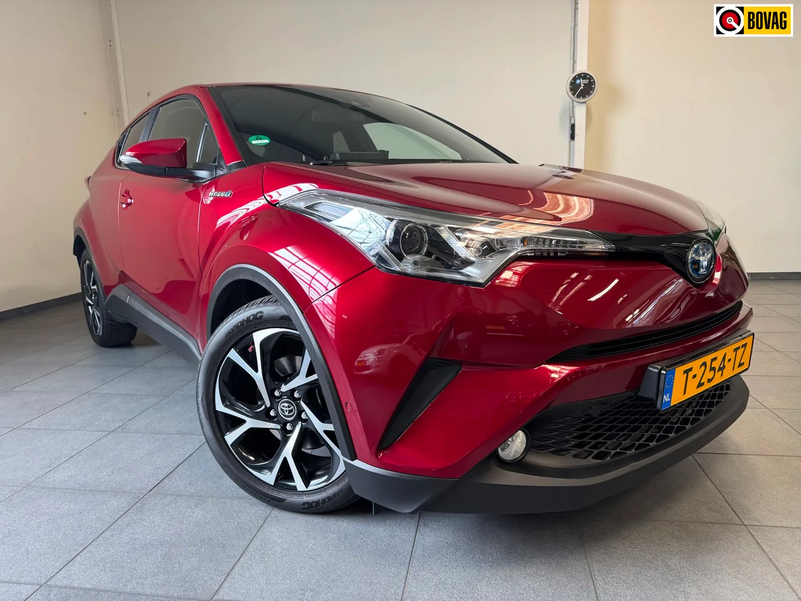 Toyota C-HR (2019) — foto 1