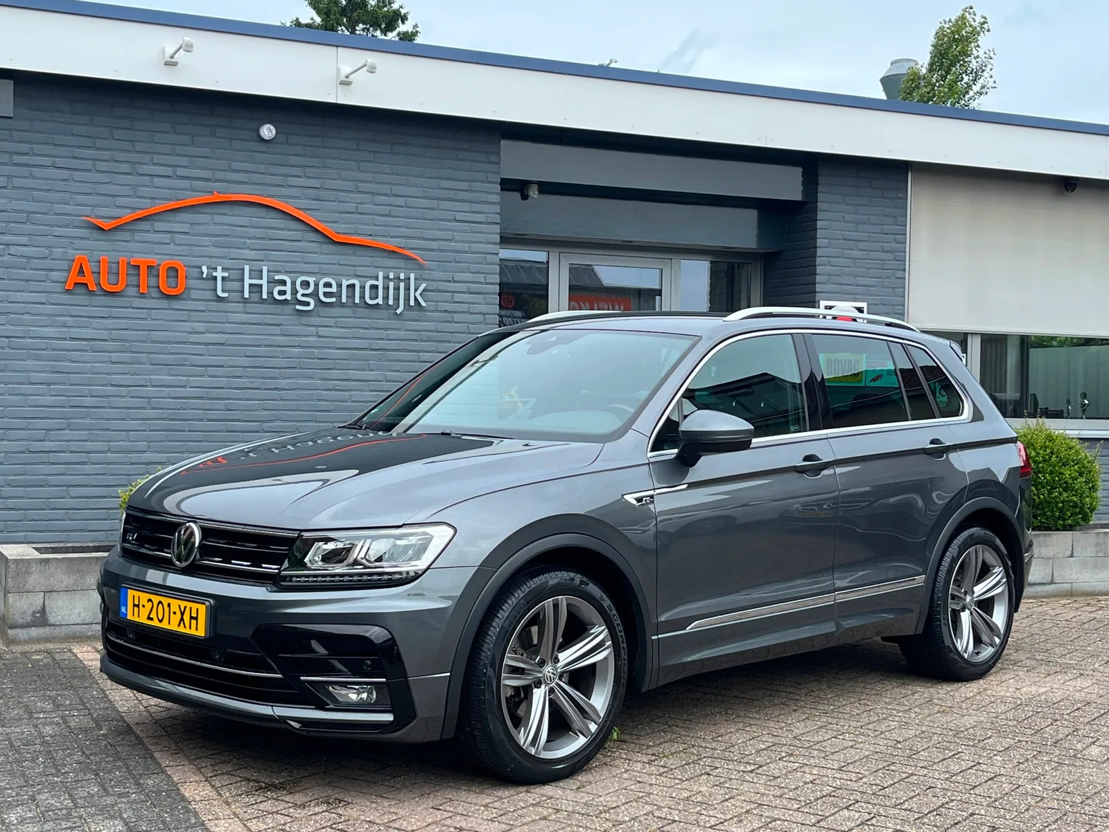 Volkswagen Tiguan (2020) — foto 1