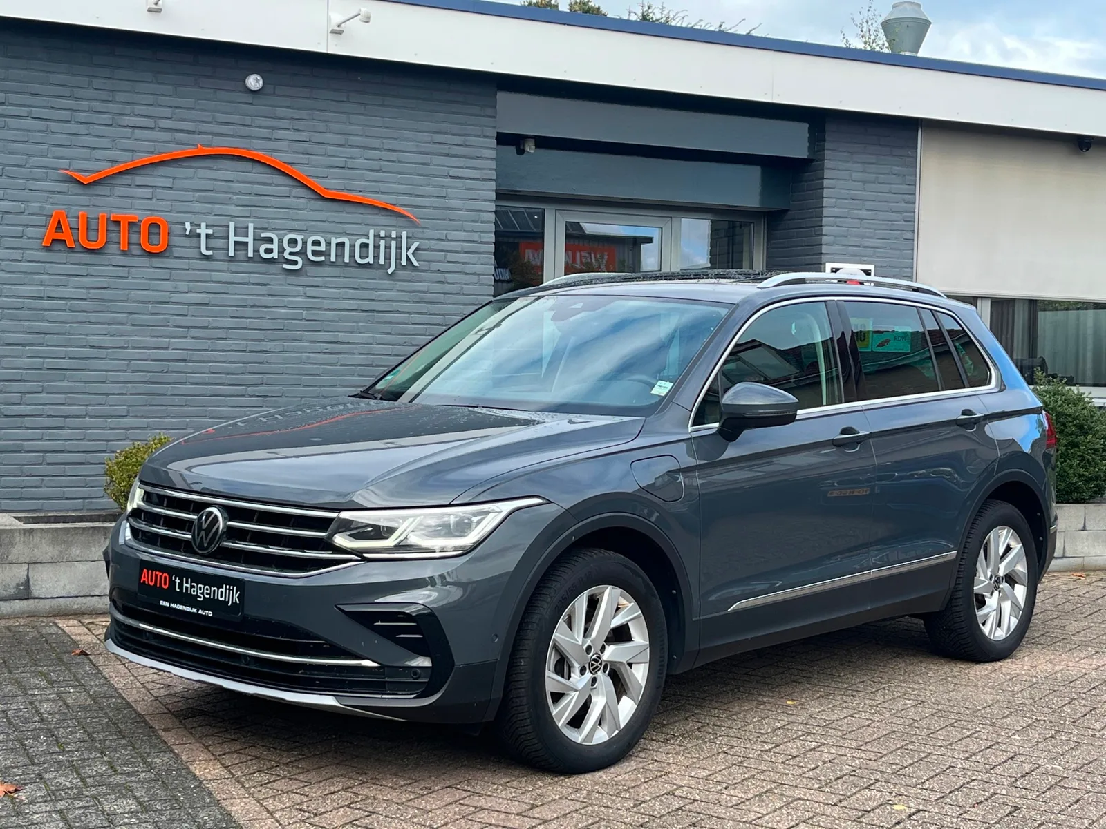 Volkswagen Tiguan (2022) — foto 1