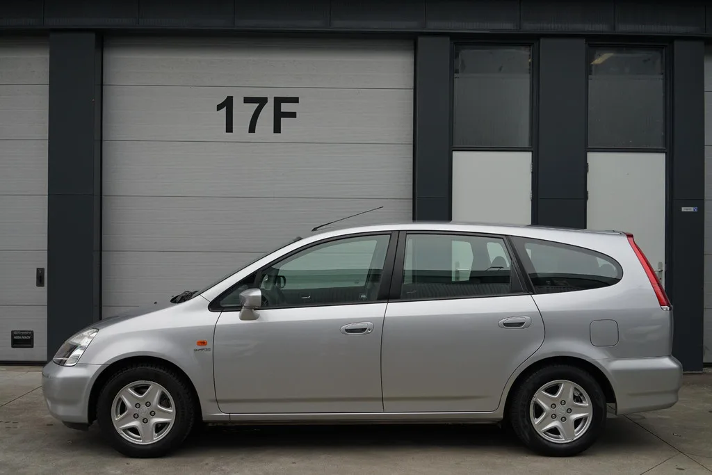 Honda Stream (2001) — foto 1