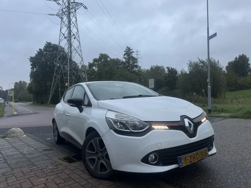 Renault Clio (2015) — foto 1
