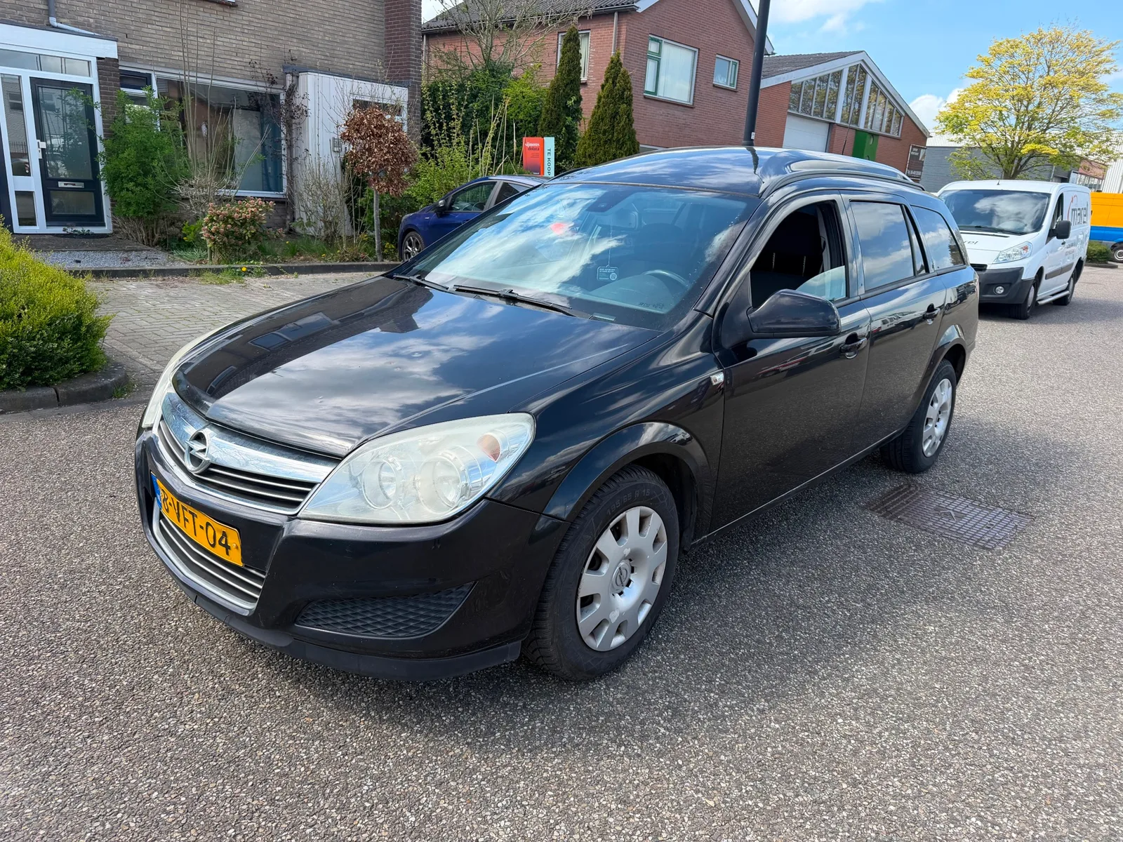 Opel Astra (2009) — foto 1
