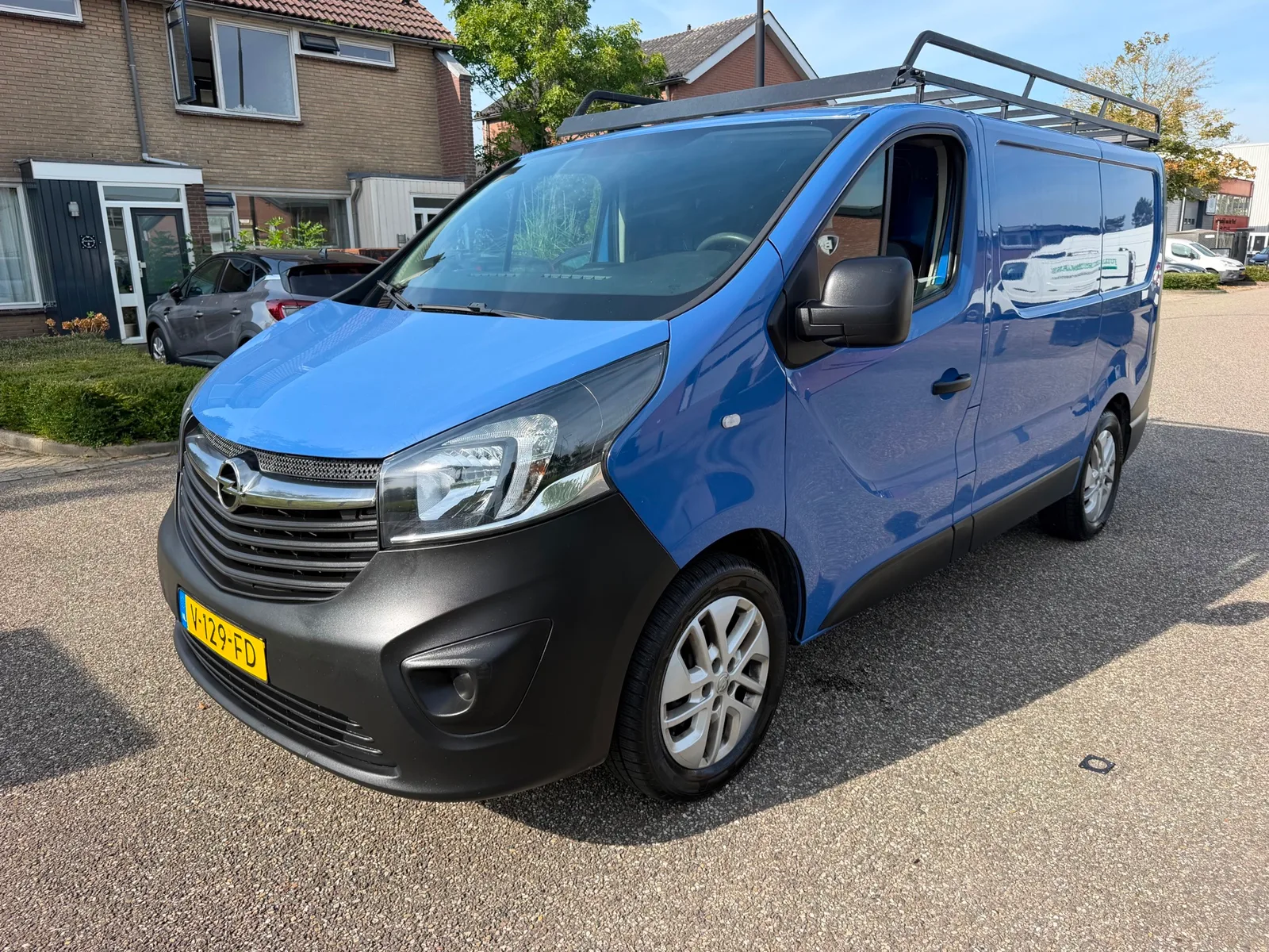 Opel Vivaro (2017) — foto 1