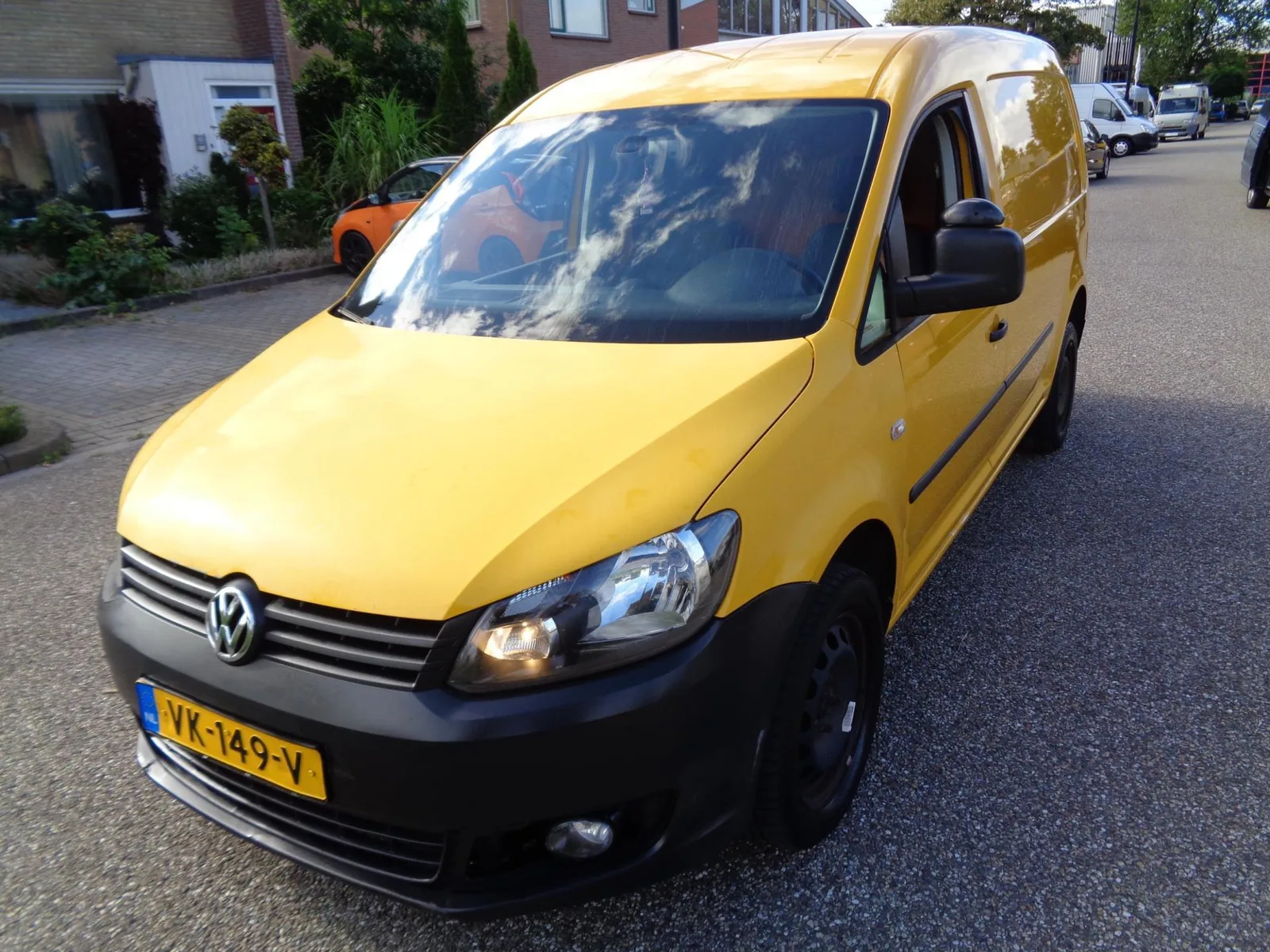 Volkswagen Caddy (2014) — foto 1
