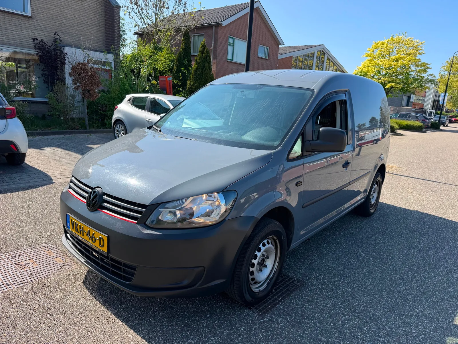 Volkswagen Caddy (2011) — foto 1