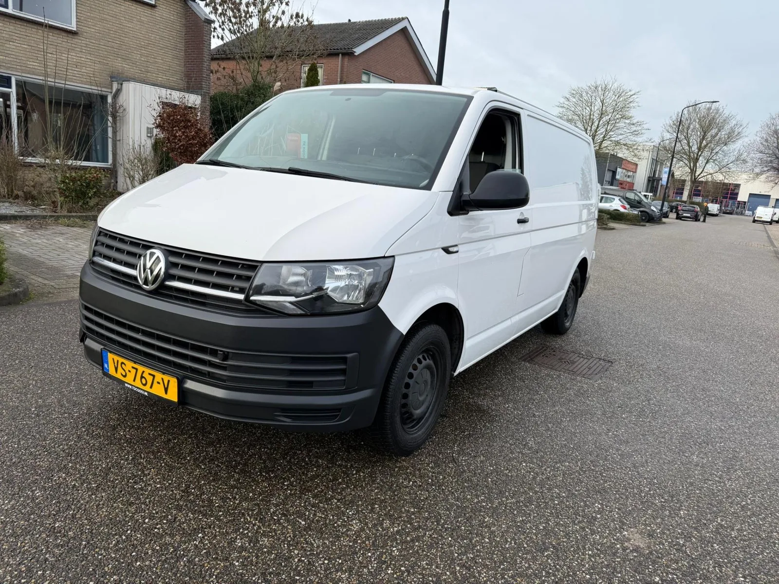Volkswagen Transporter (2016) — foto 1