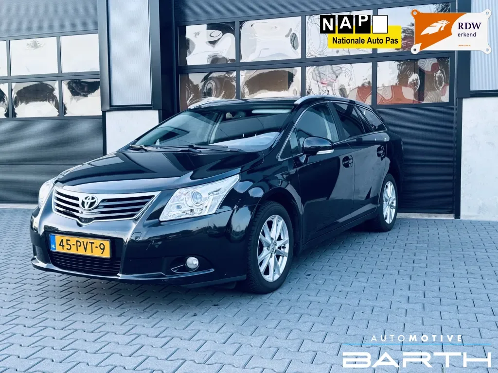Toyota Avensis (2011) — foto 1