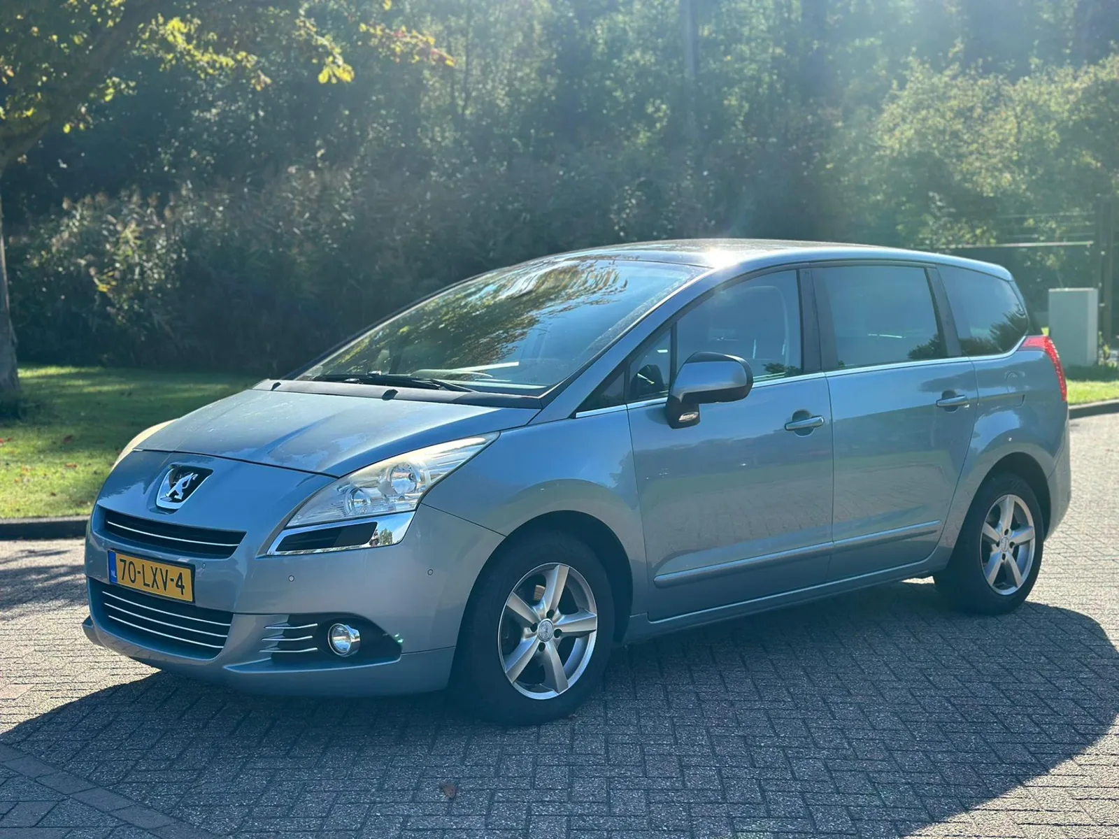 Peugeot 5008 (2010) — foto 1