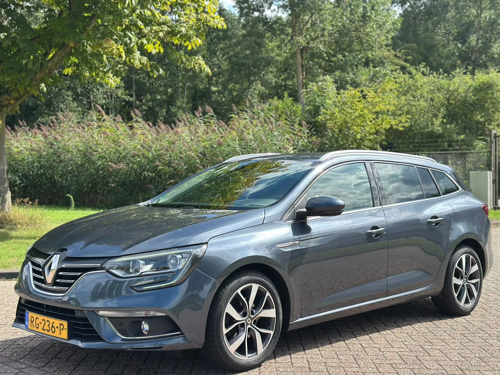 Renault Mégane (2017) — foto 1