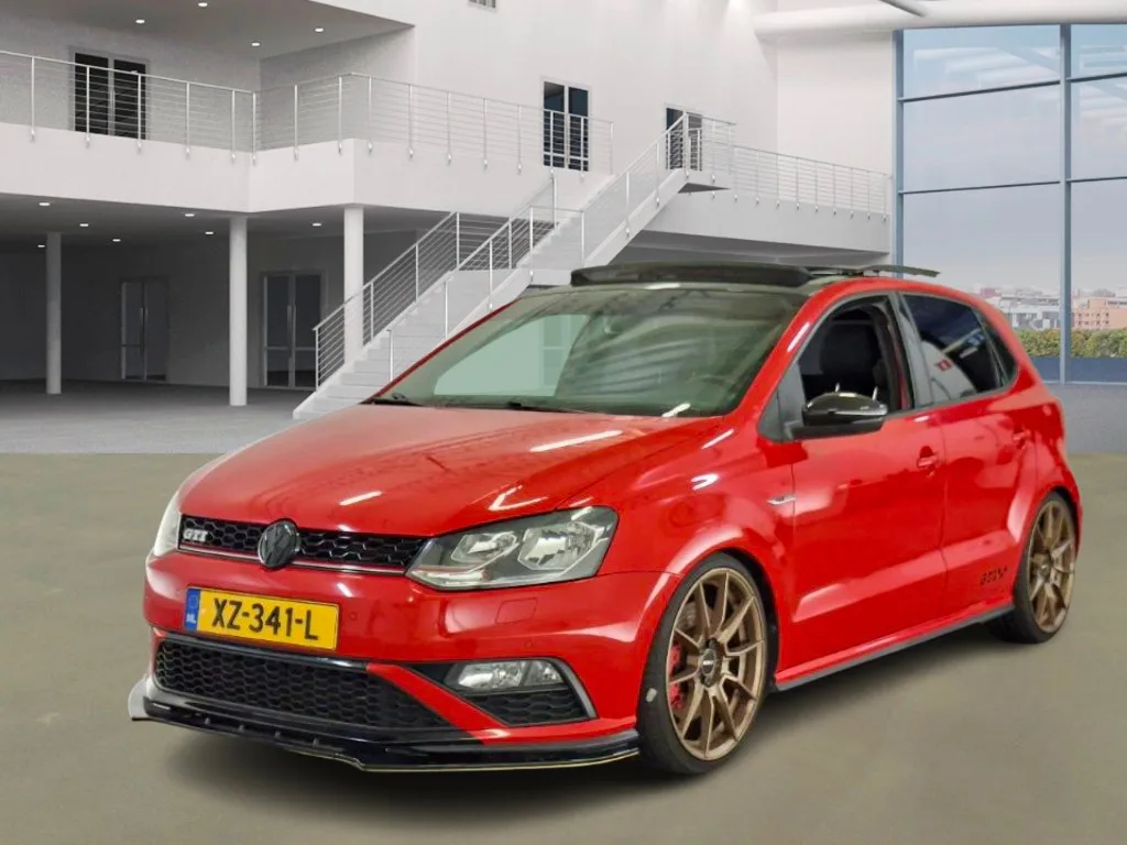 Volkswagen Polo (2015) — foto 1