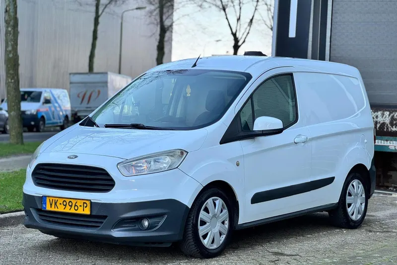 Ford Transit Courier (2014)