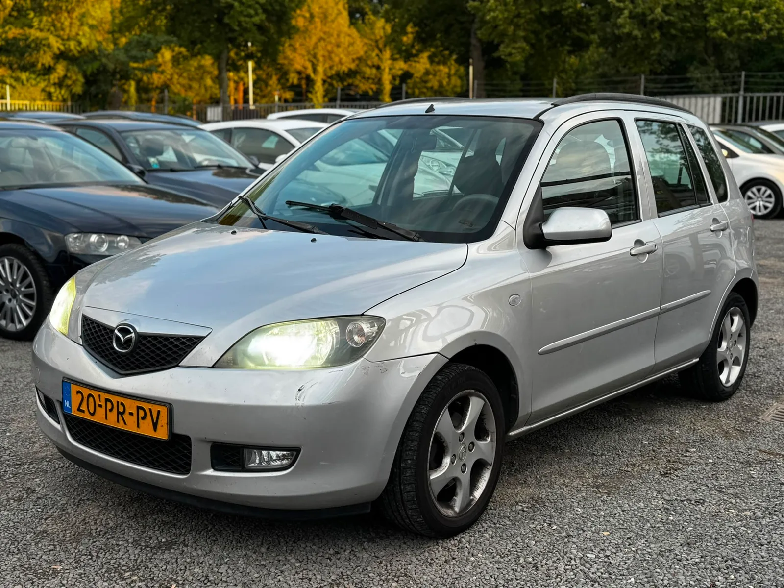 Mazda 2 (2004) — foto 1