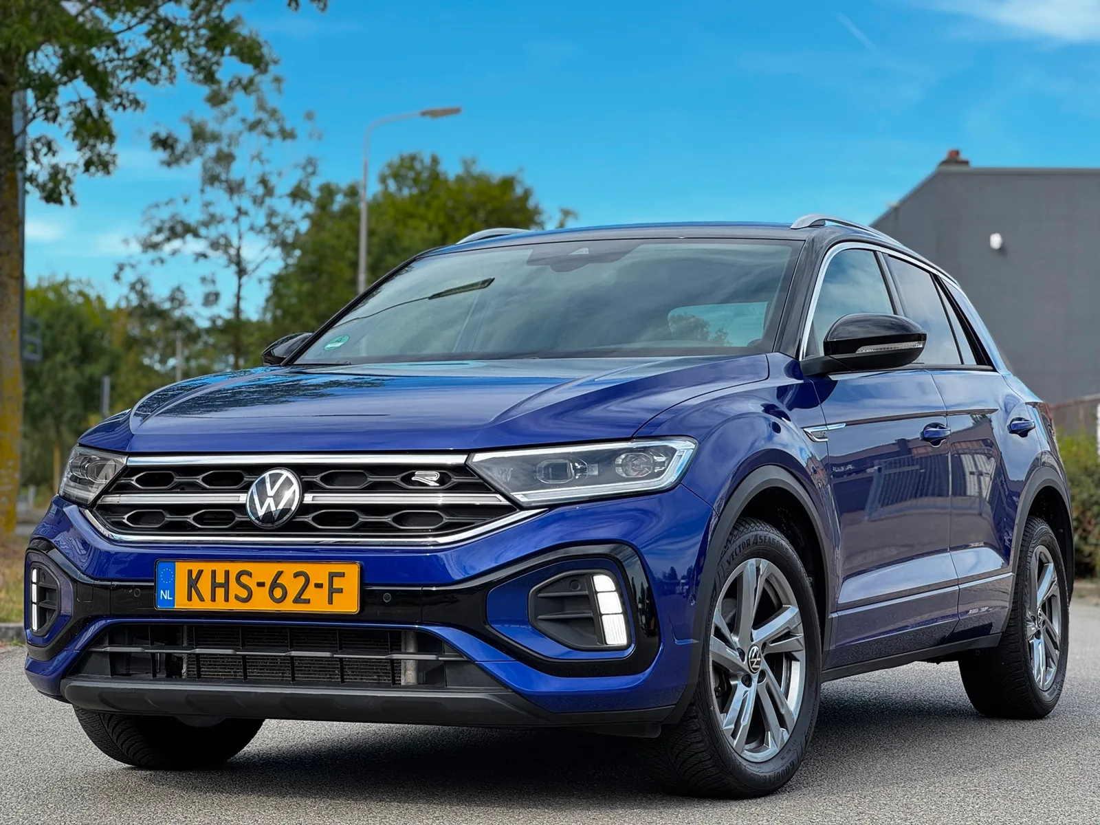 Volkswagen T-Roc (2024) — foto 1