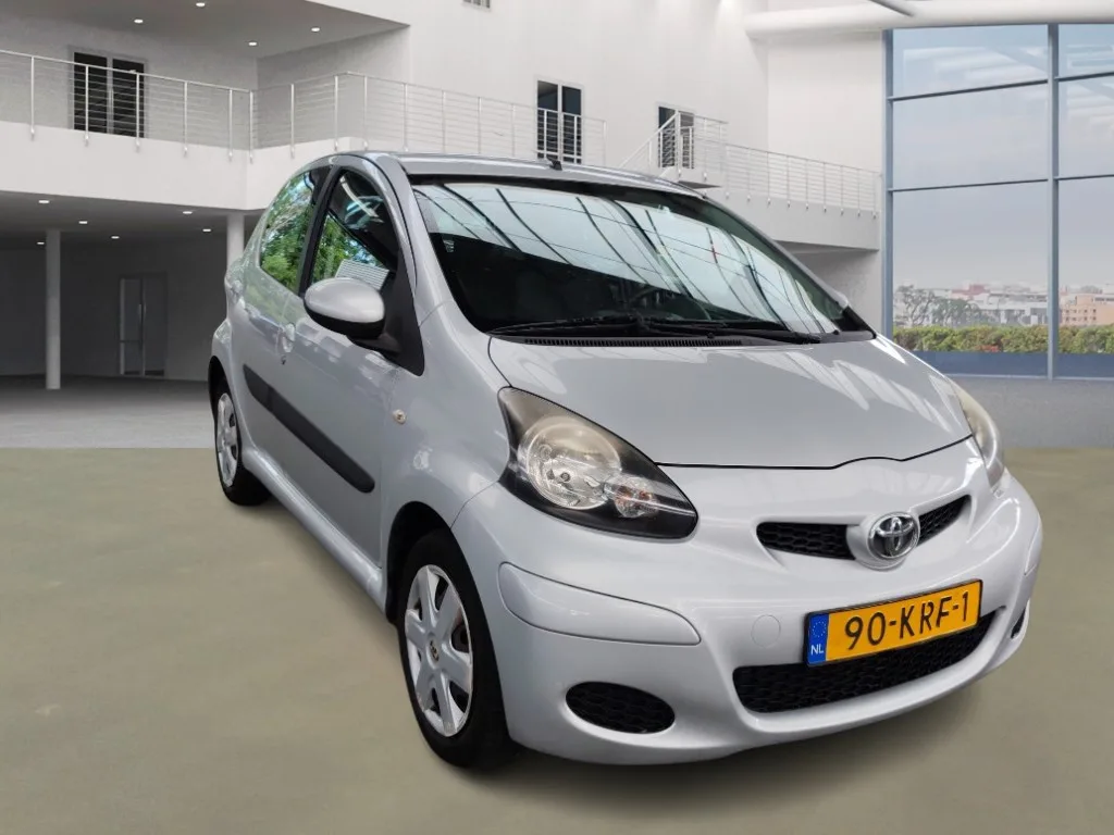 Toyota Aygo (2010) — foto 1