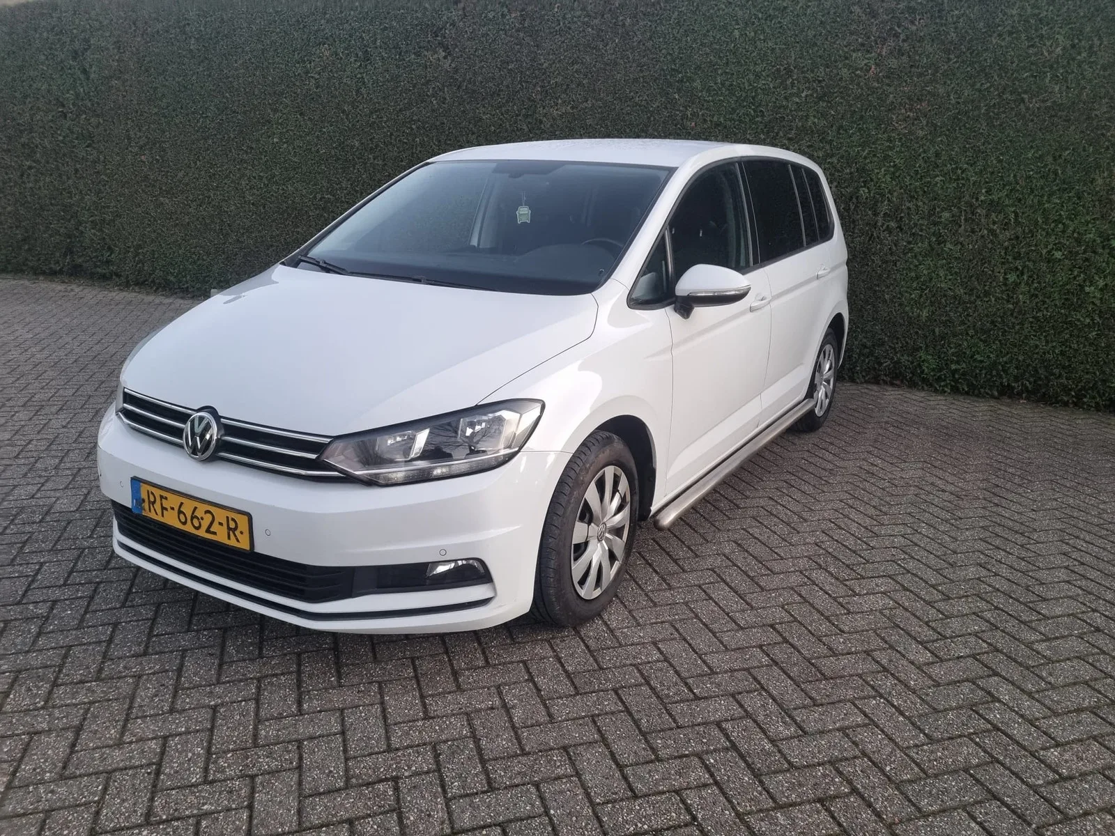 Volkswagen Touran (2017) — foto 1