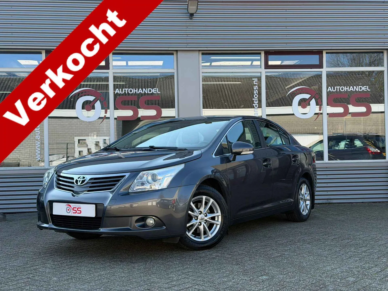 Toyota Avensis (2011) — foto 1