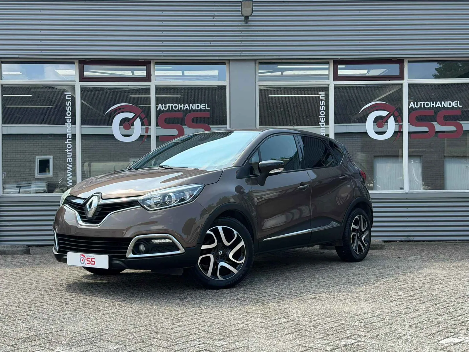 Renault Captur (2015) — foto 1