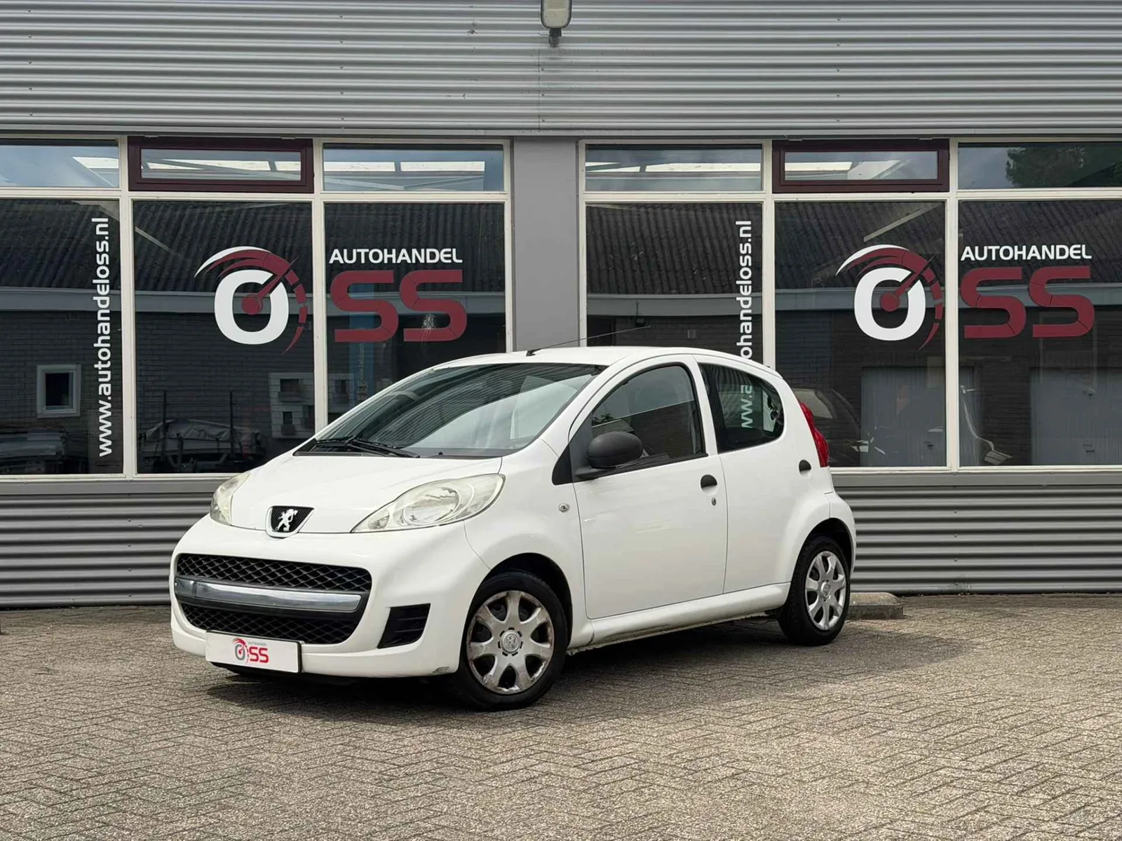Peugeot 107 (2010) — foto 1
