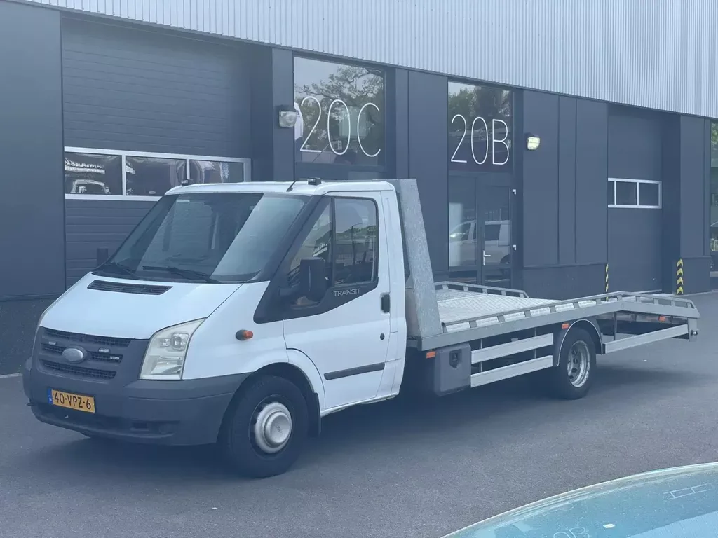 Ford Transit (2008) — foto 1