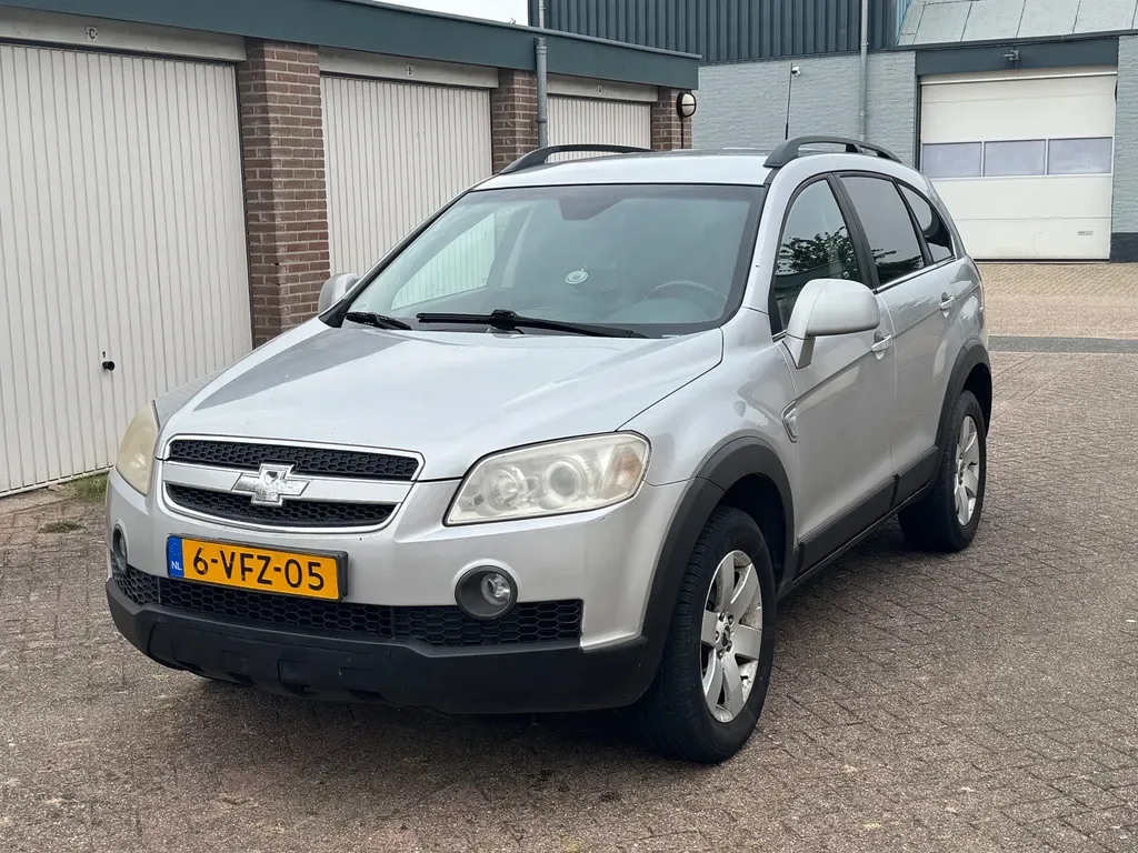 Chevrolet Captiva (2010) — foto 1