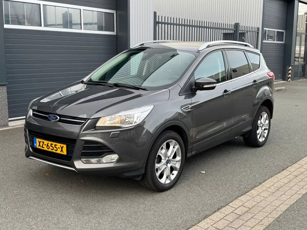 Ford Kuga (2015) — foto 1