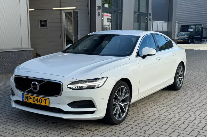 Volvo S90 (2017)