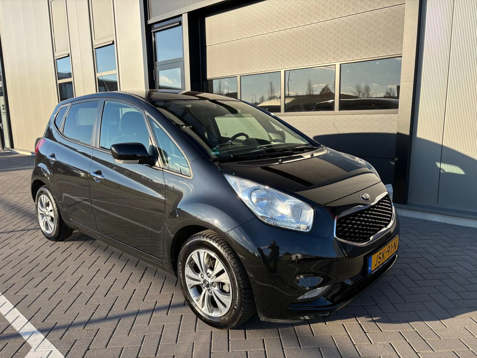 Kia VENGA (2019) — foto 1