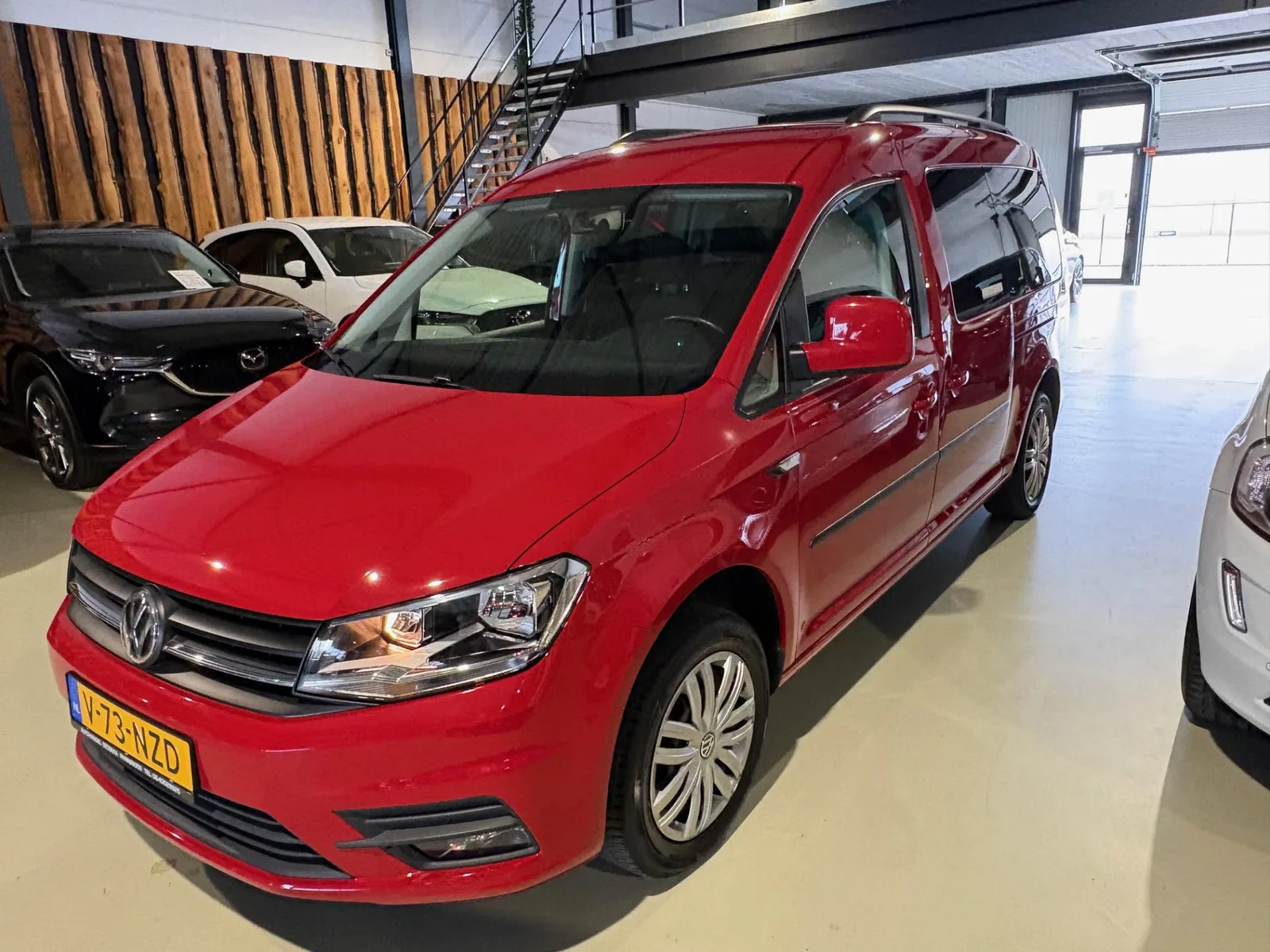Volkswagen Caddy Maxi (2019) — foto 1