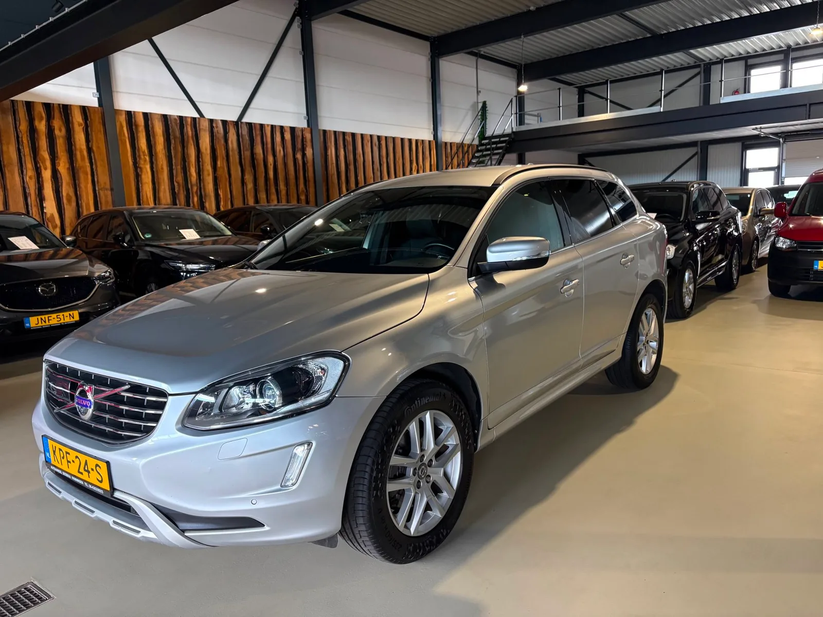 Volvo XC60 (2017) — foto 1