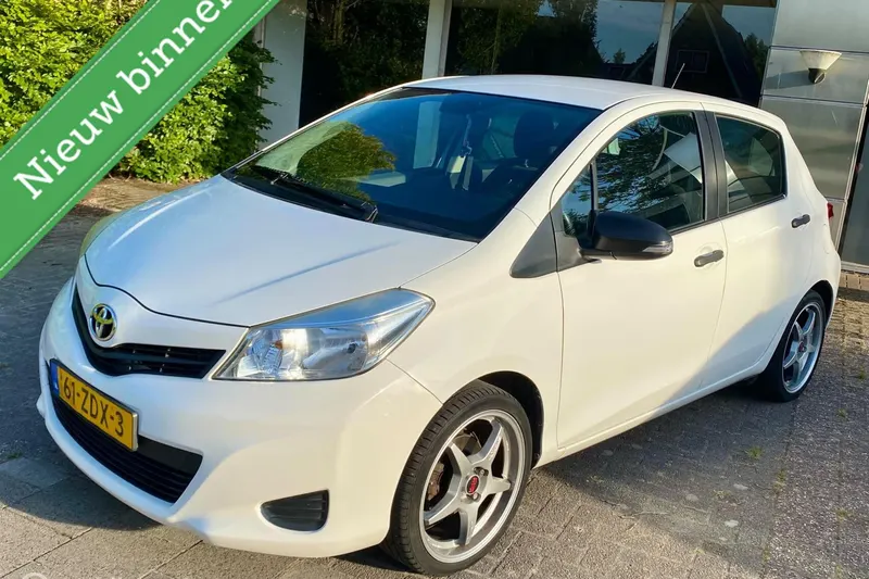 Toyota Yaris (2012)