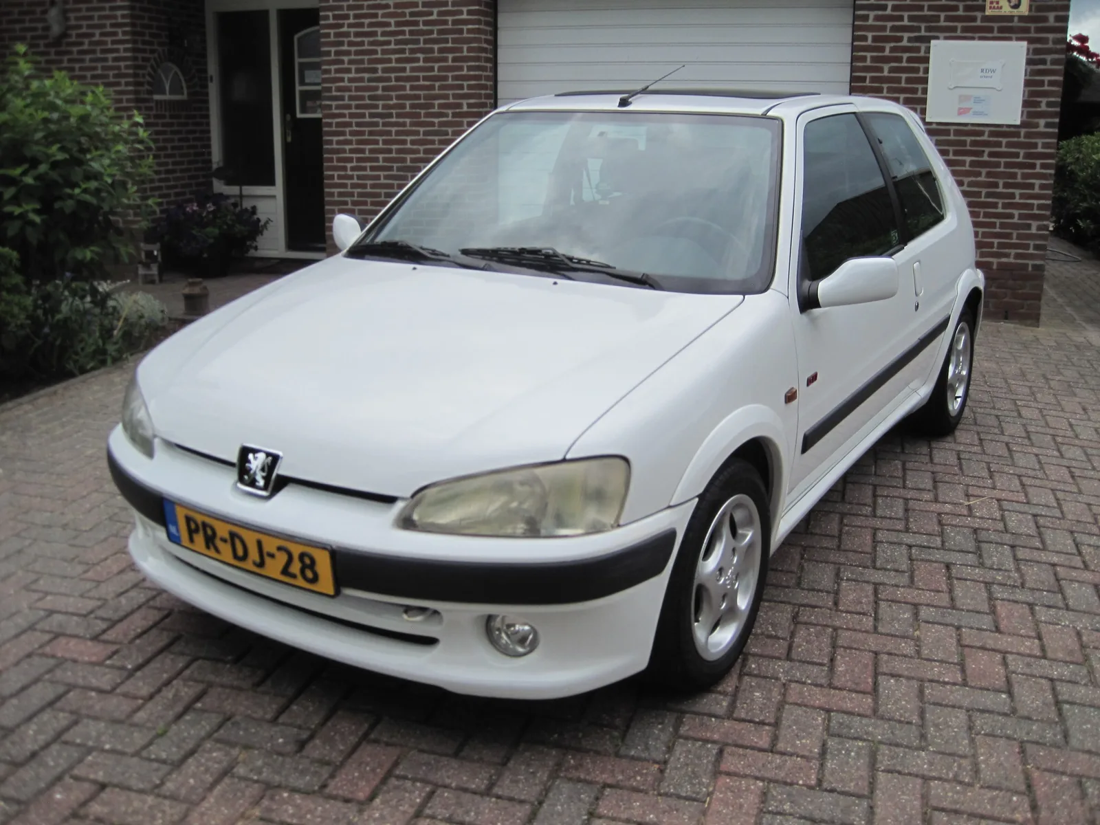 Peugeot 106 (1996) — foto 1