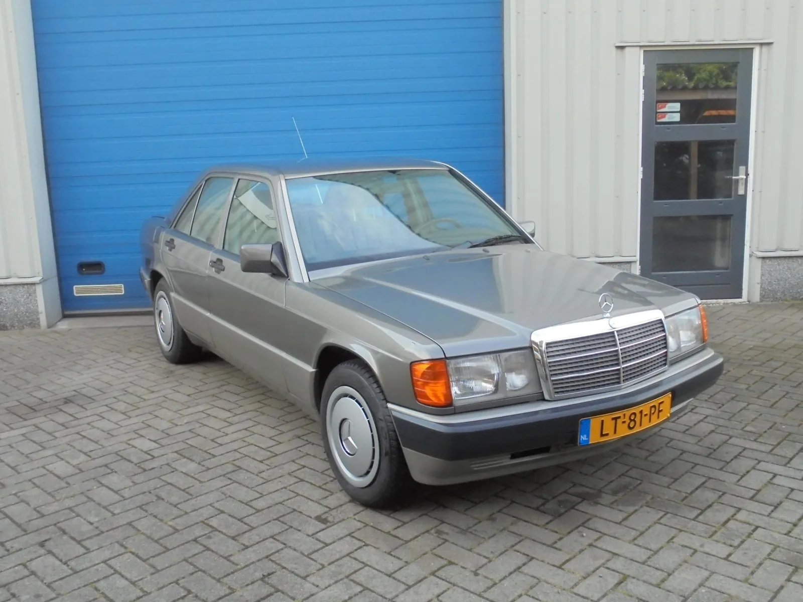 Mercedes-Benz 190-Serie (1983) — foto 1
