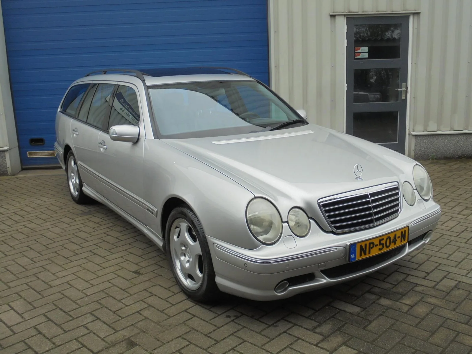Mercedes-Benz E-Klasse (2002) — foto 1