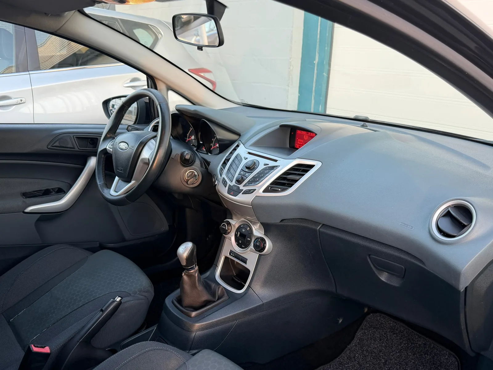 Ford Fiesta (2011) — foto 1